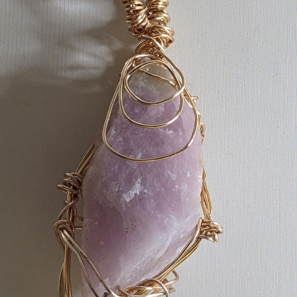 Large Kunzite Lavender Pink Rough Wire Wrapped Pendant - Picture 10 of 16